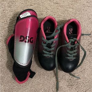 Size 8 toddler girls soccer cleats and matching shin guards